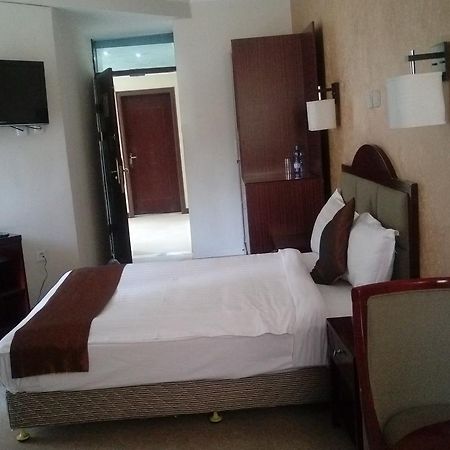 Manrashiwa Hotel Addis Ababa Dış mekan fotoğraf