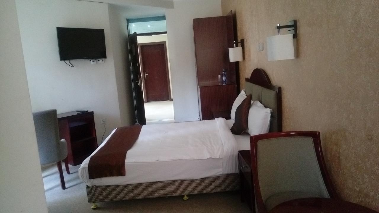 Manrashiwa Hotel Addis Ababa Dış mekan fotoğraf
