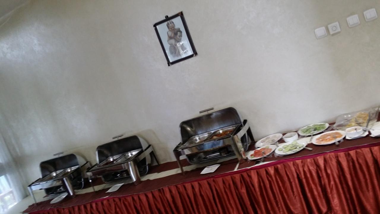 Manrashiwa Hotel Addis Ababa Dış mekan fotoğraf